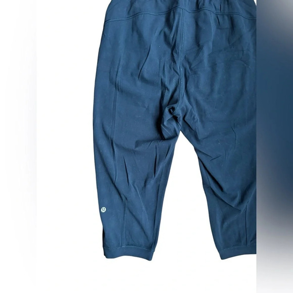 Lululemon Rejuvenate Crop 18 True Navy W6AM9S Yoga Size 4 loose Relaxed - Picture 5 of 9